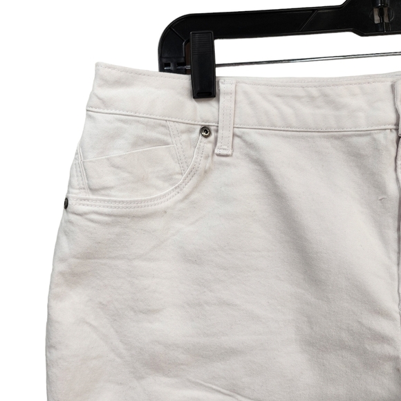 A3 Denim Women's Plus Size Raw Hem White Jean Short - 16W - Picture 2 of 6
